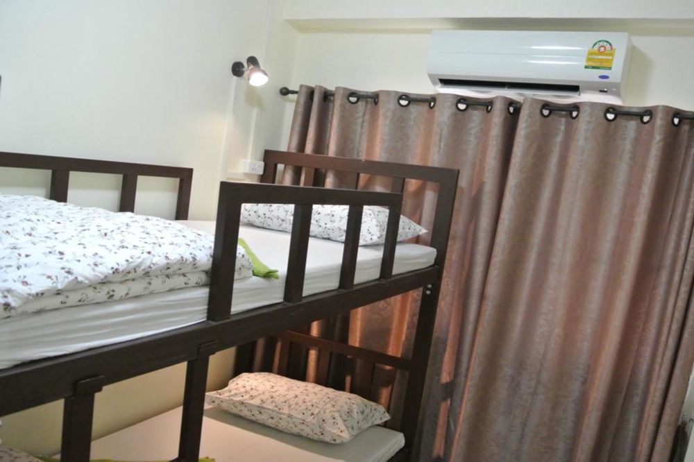 Bed Dee Time Hostel Bangkok Exteriör bild