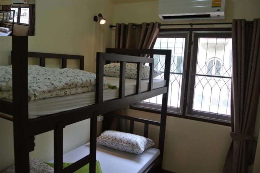 Bed Dee Time Hostel Bangkok Exteriör bild