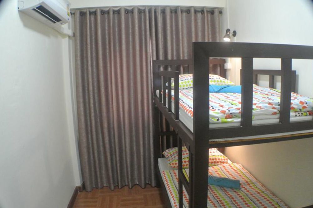 Bed Dee Time Hostel Bangkok Exteriör bild
