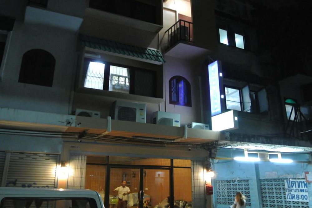 Bed Dee Time Hostel Bangkok Exteriör bild
