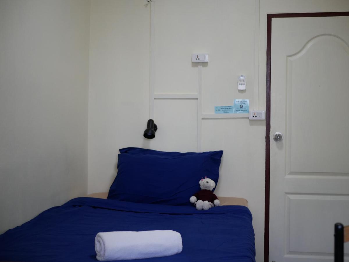 Bed Dee Time Hostel Bangkok Exteriör bild
