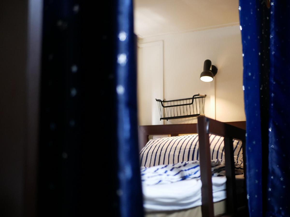 Bed Dee Time Hostel Bangkok Exteriör bild