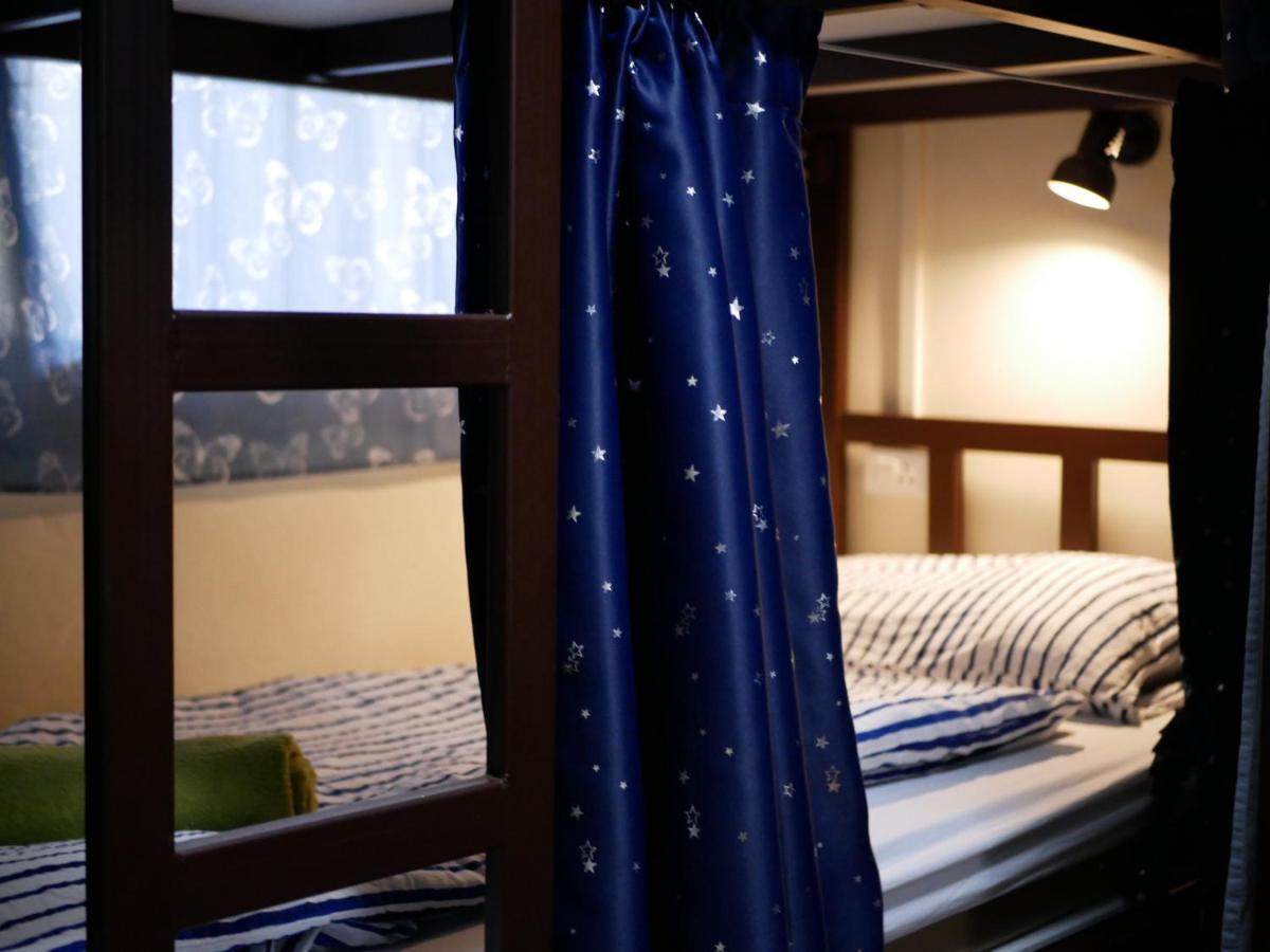 Bed Dee Time Hostel Bangkok Exteriör bild