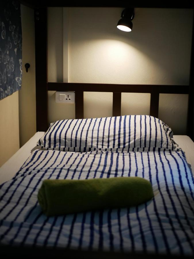 Bed Dee Time Hostel Bangkok Exteriör bild